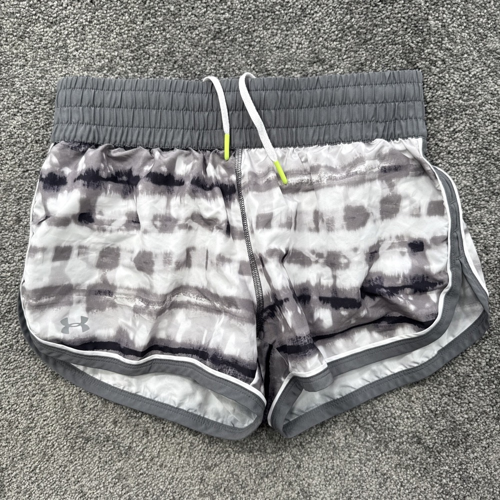 Womens XS Under Armour Shorts Heat Gear Built in Brief Tie Dye Semi Fitted Gym